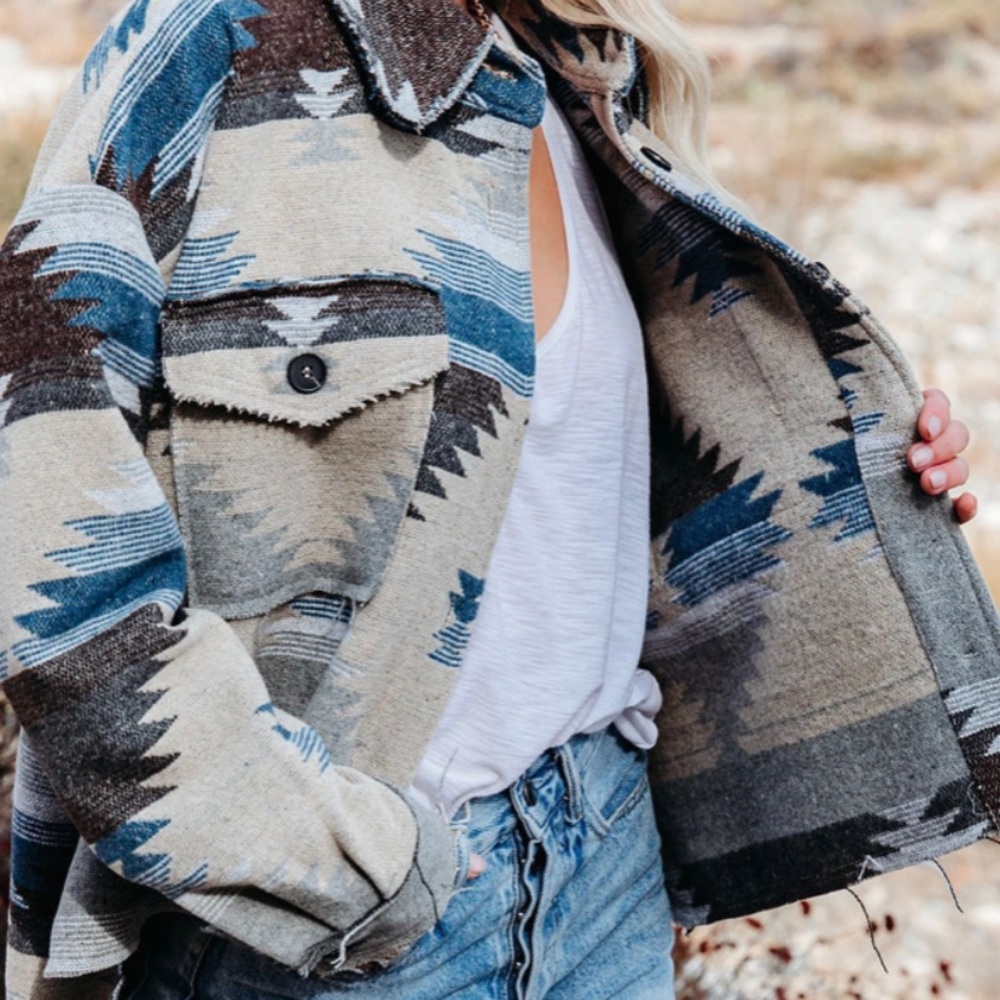New Tribal Aztec Print Flannel Shacket Coat Jacket - Picture 7 of 12